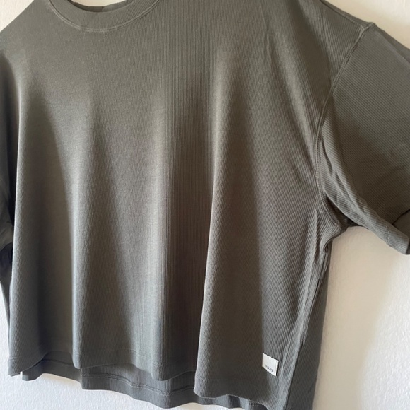 Vuori cove crop woman’s short sleeve crewneck T-shirt size M - Picture 7 of 13